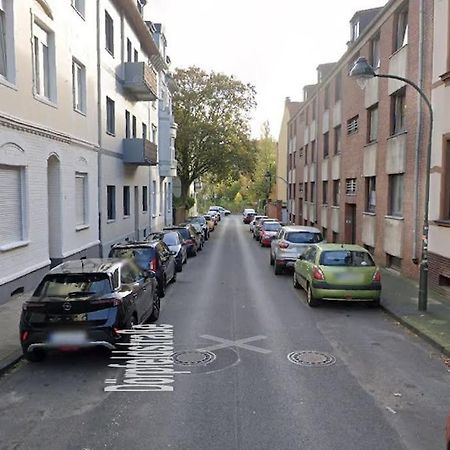 - Chilliges Zimmer In Dusseldorf Mit Balkon & Kuche; Big Tv And Bed - 外观 照片