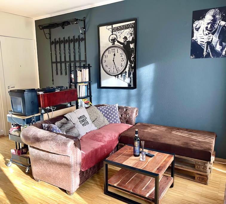 - Chilliges Zimmer In Dusseldorf Mit Balkon & Kuche; Big Tv And Bed - 外观 照片