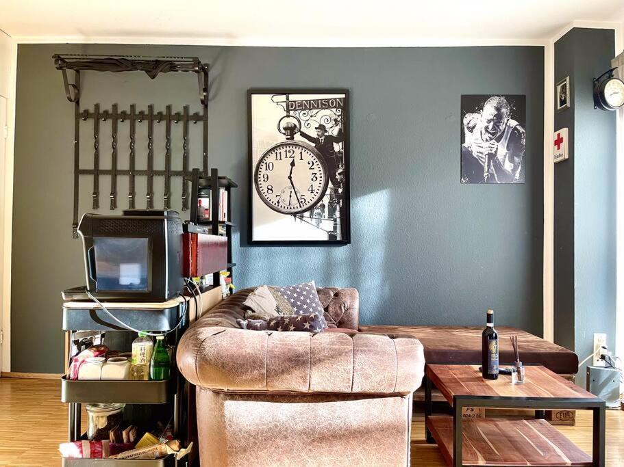 - Chilliges Zimmer In Dusseldorf Mit Balkon & Kuche; Big Tv And Bed - 外观 照片