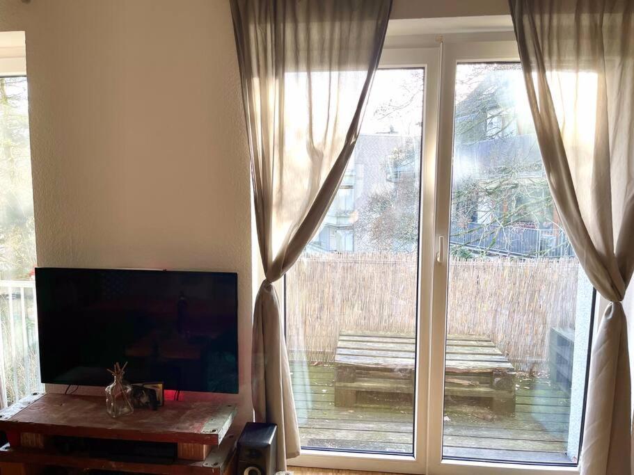 - Chilliges Zimmer In Dusseldorf Mit Balkon & Kuche; Big Tv And Bed - 外观 照片