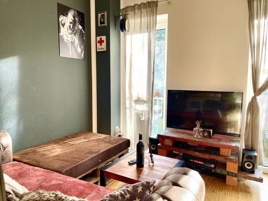 - Chilliges Zimmer In Dusseldorf Mit Balkon & Kuche; Big Tv And Bed - 外观 照片