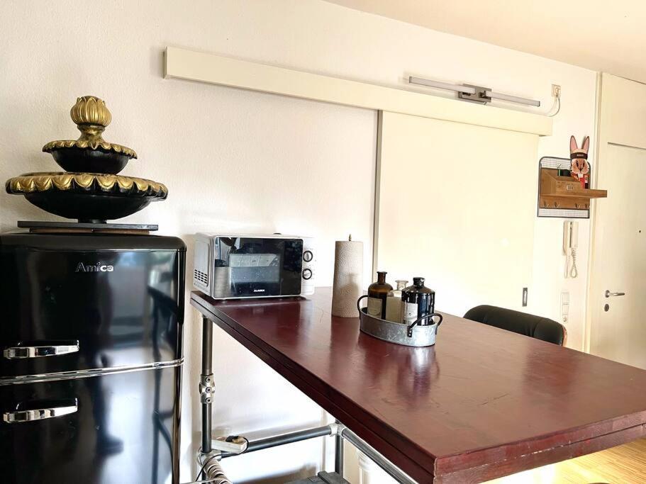 - Chilliges Zimmer In Dusseldorf Mit Balkon & Kuche; Big Tv And Bed - 外观 照片